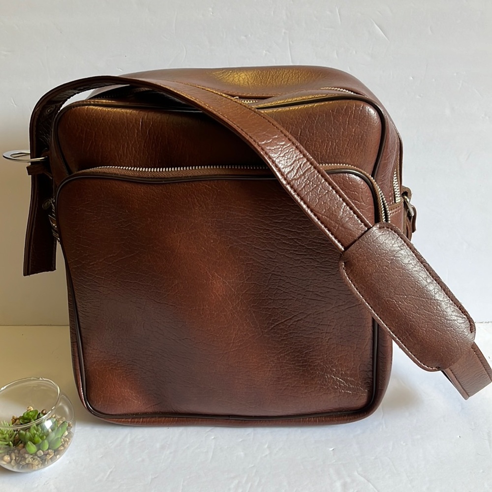 Vintage INTERPUR brown vinyl travel bag